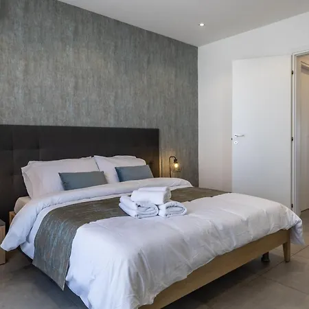 Seaside Luxury In St Julians *