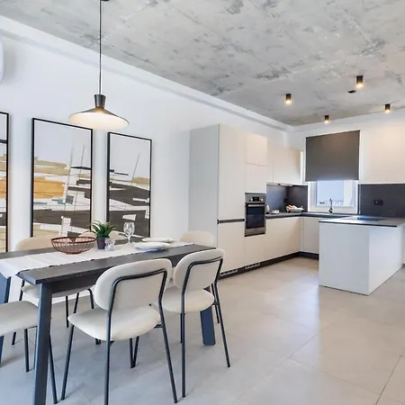 Apartment Seaside Luxury In St Julians