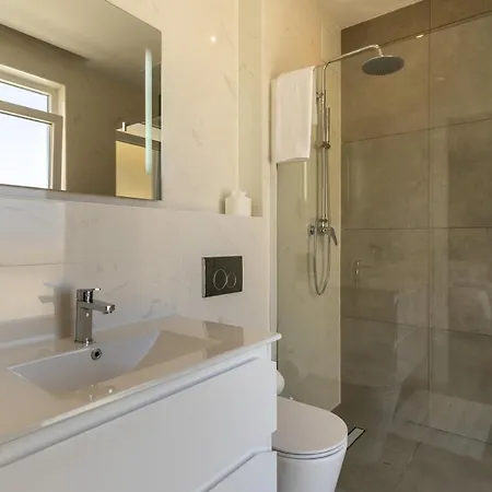 Seaside Luxury In St Julians Apartment Pembroke